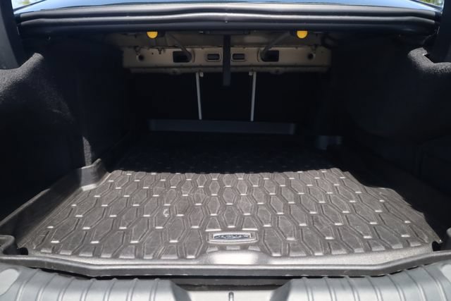 Used 2022 Jaguar XF SE RWD image 29