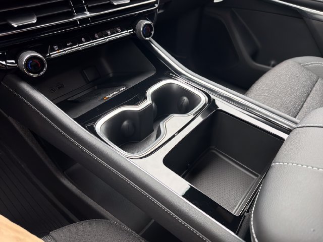 New 2027 Chevrolet Traverse LT w/ Midnight/Sport Edition FWD image 29