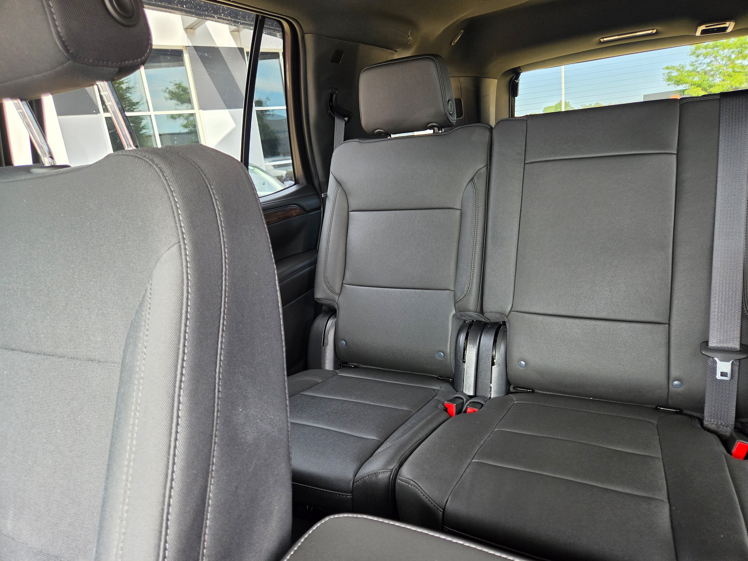 Used 2023 Chevrolet Tahoe 4WD image 14