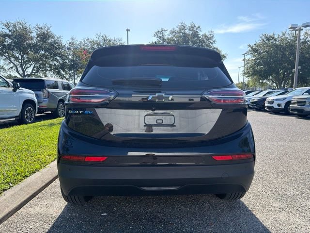 Used 2023 Chevrolet Bolt LT w/ Infotainment Package FWD image 6