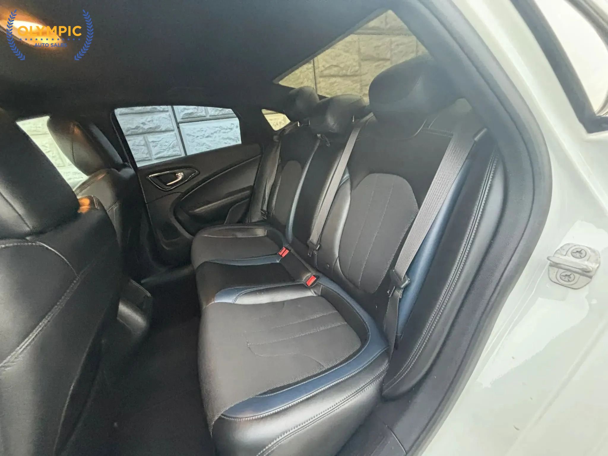 Used 2015 Chrysler 200 S FWD image 38