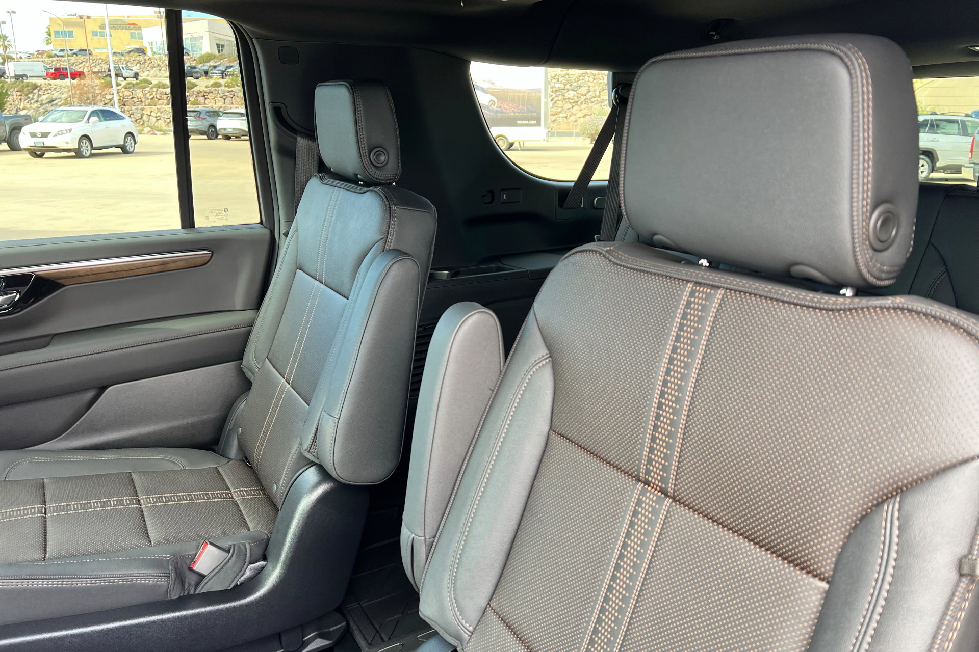 New 2026 Chevrolet Suburban High Country image 21