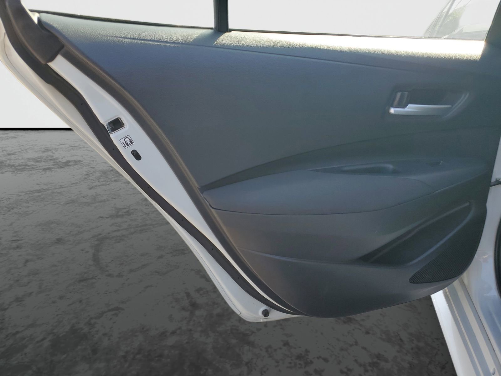 Used 2021 Toyota Corolla LE w/ Carpet Mat Package (TMS) image 15