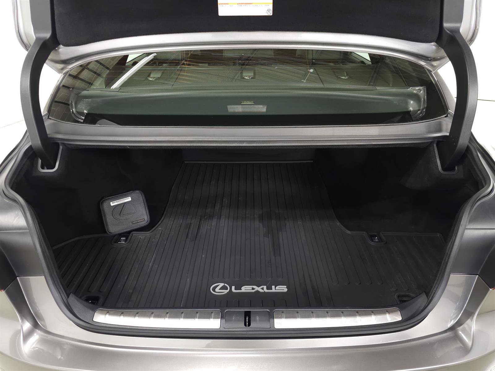 Certified 2023 Lexus LS 500 F Sport w/ Accessory Package (Z2) image 8