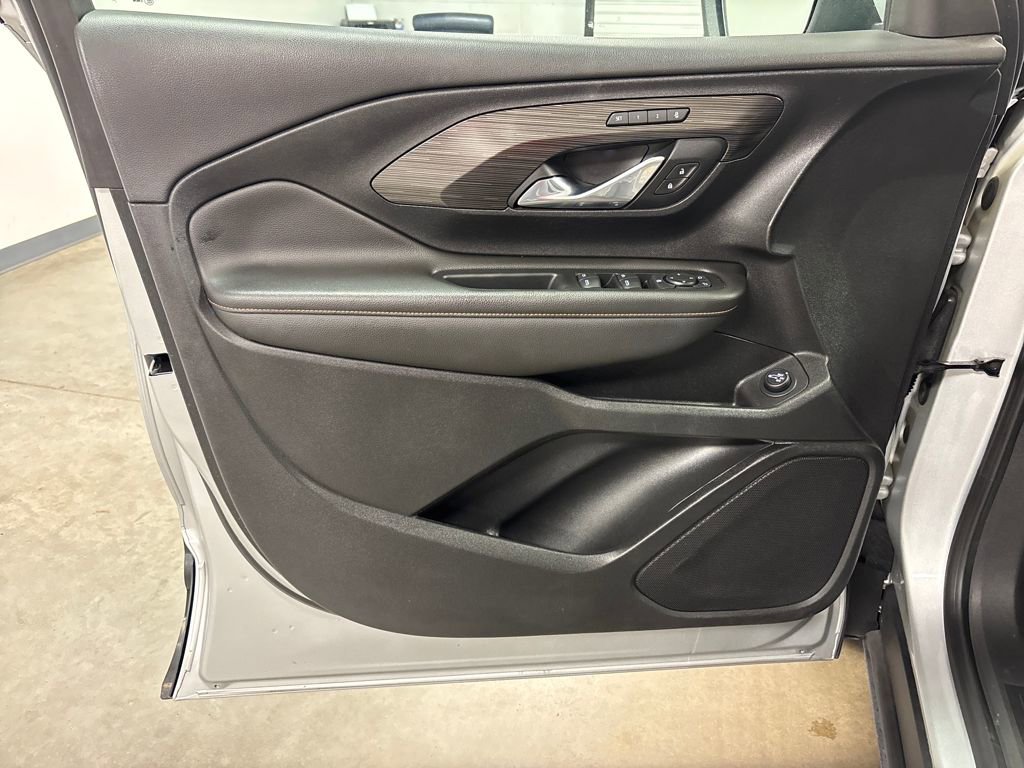 Used 2021 GMC Terrain SLT image 23