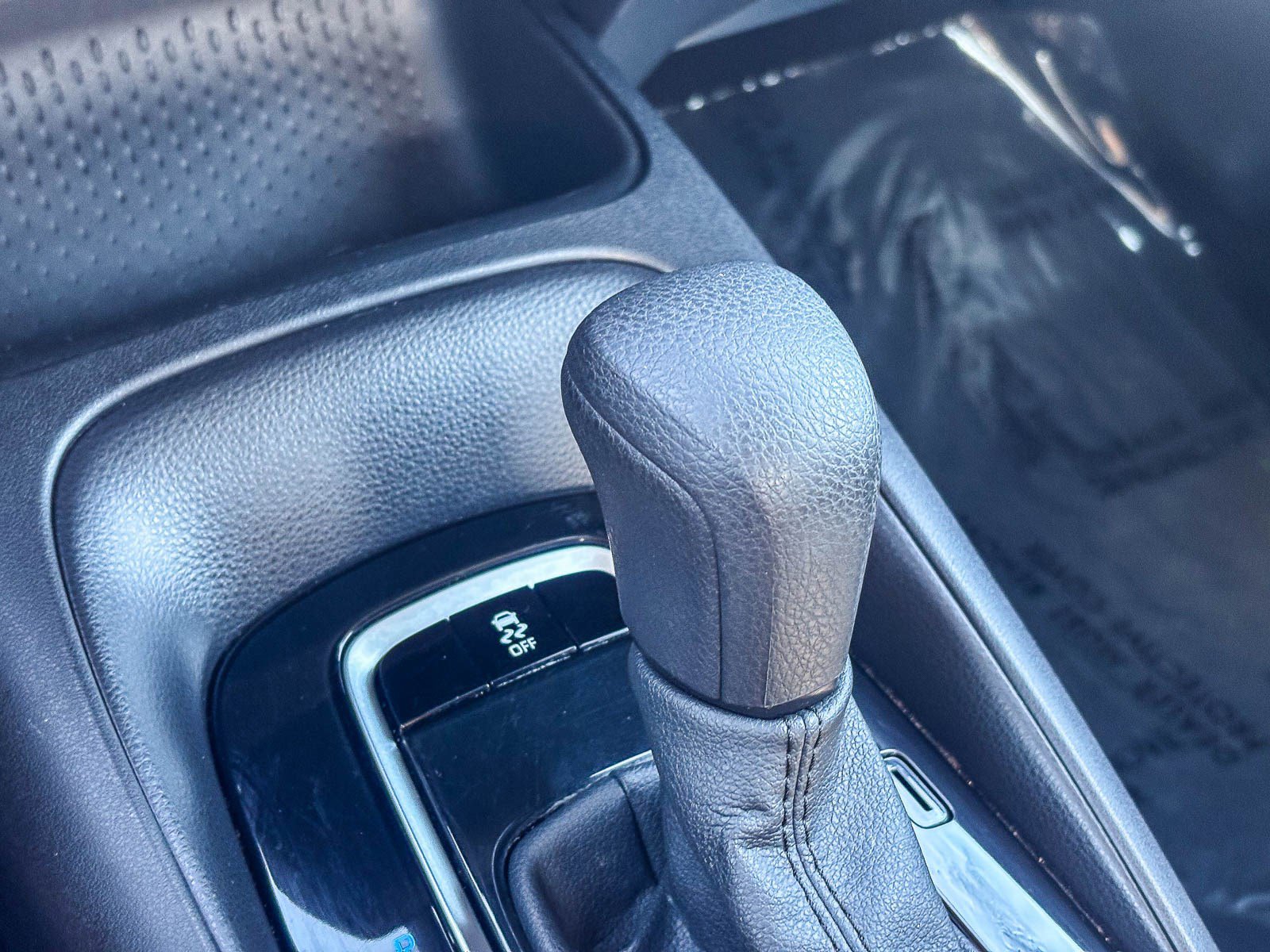 Certified 2025 Toyota Corolla LE image 25