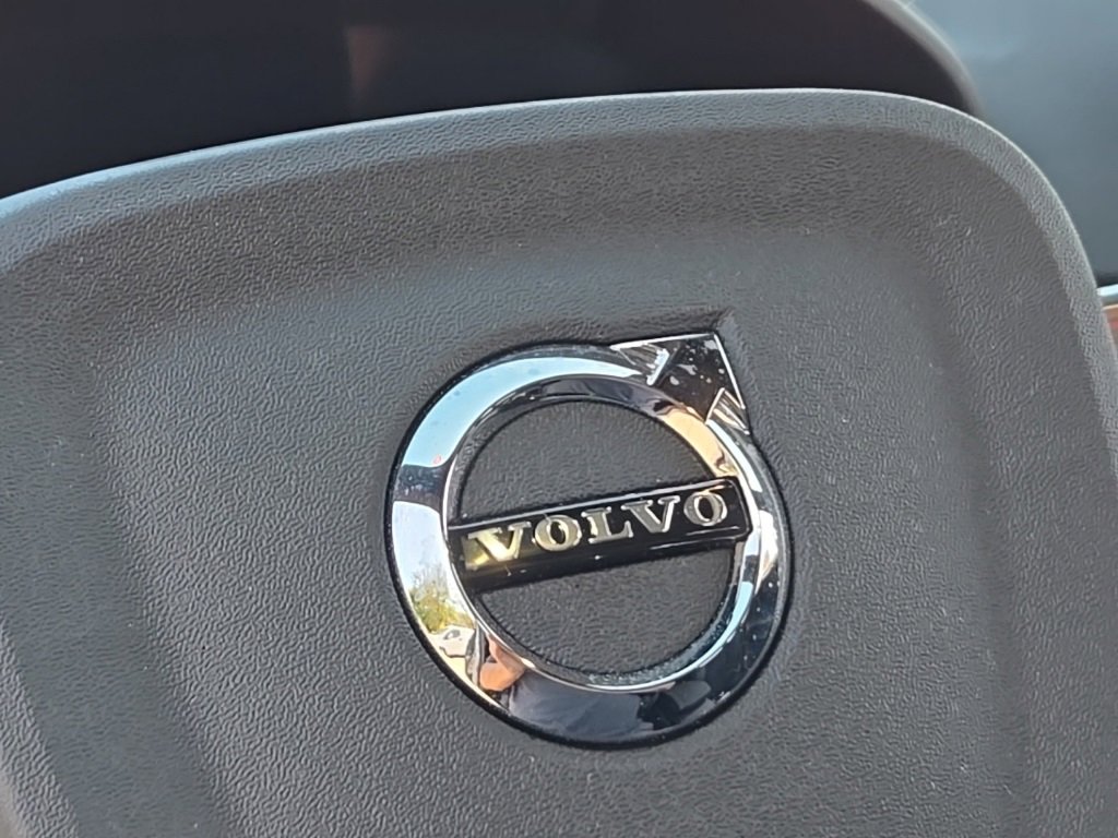 Certified 2023 Volvo XC40 Recharge Ultimate image 26