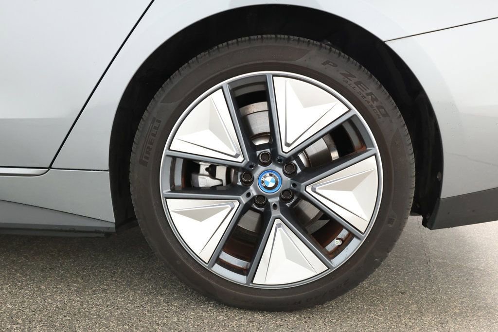 Used 2022 BMW i4 eDrive40 w/ Premium Package image 7