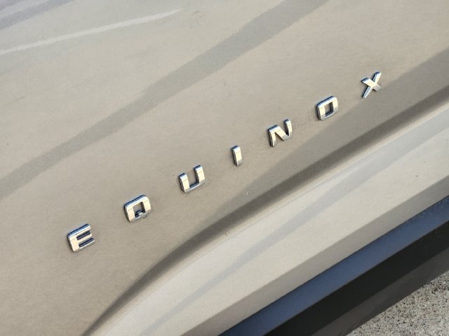 Used 2026 Chevrolet Equinox LT FWD image 9