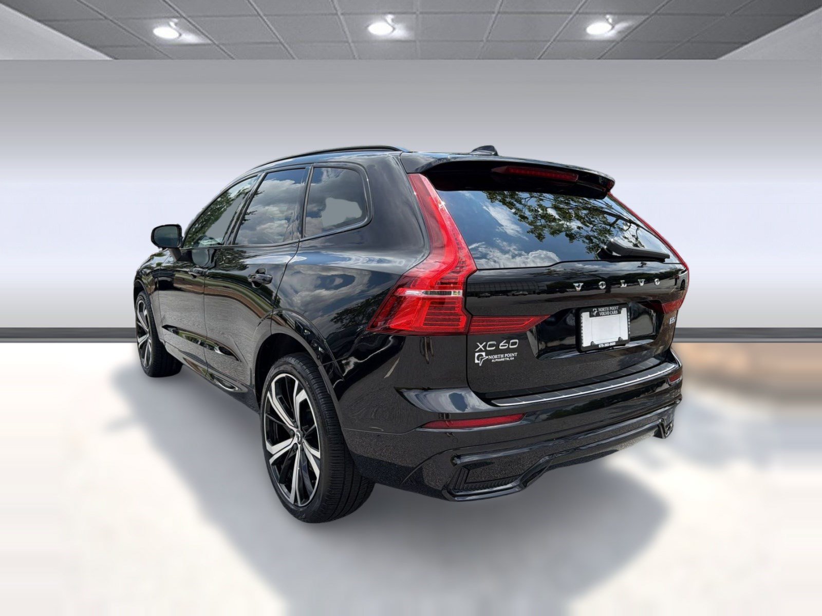 Certified 2024 Volvo XC60 B5 Ultimate w/ Protection Package Premier AWD/4WD image 3