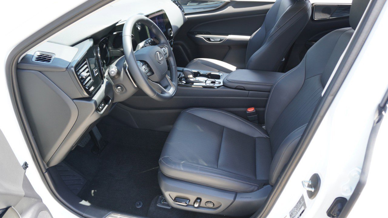 Used 2025 Lexus NX 350h AWD w/ Accessory Package (2T) image 13