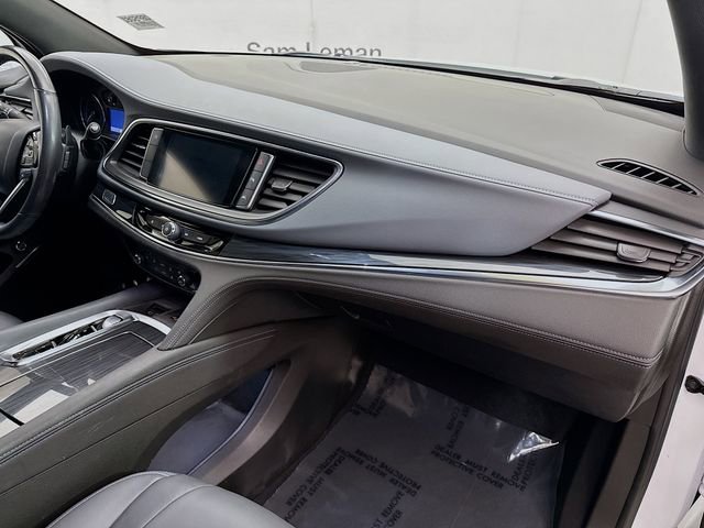 Used 2023 Buick Enclave Essence image 32