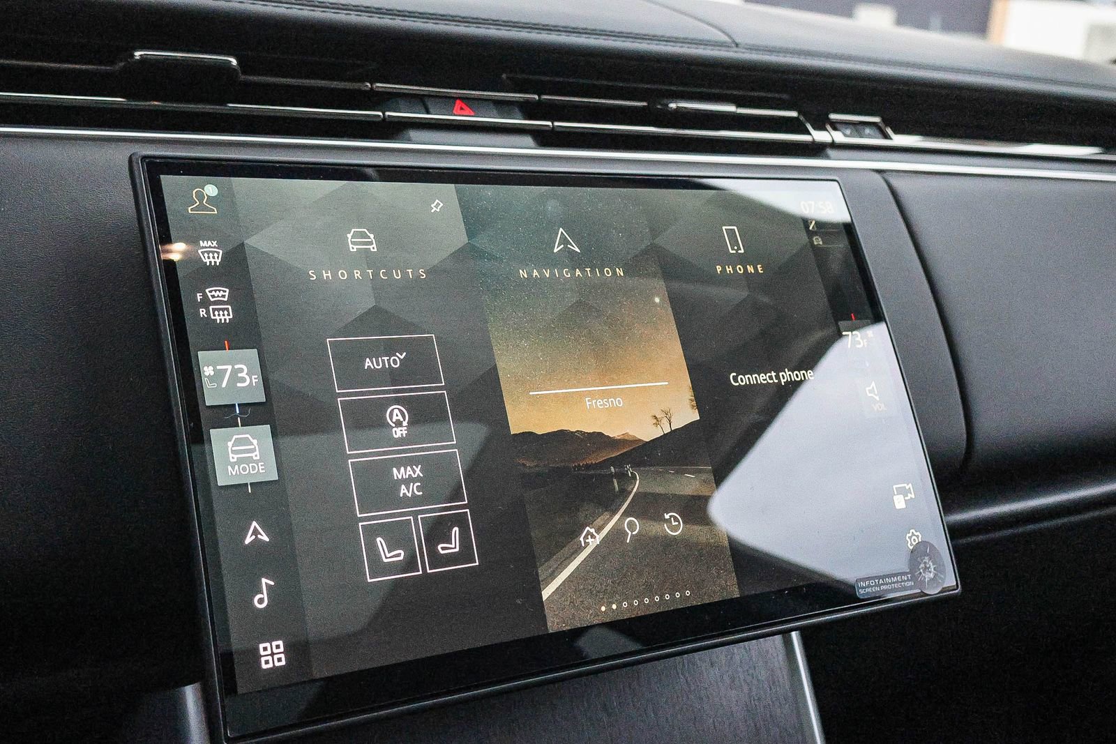 New 2025 Land Rover Range Rover Long Wheelbase SE image 34