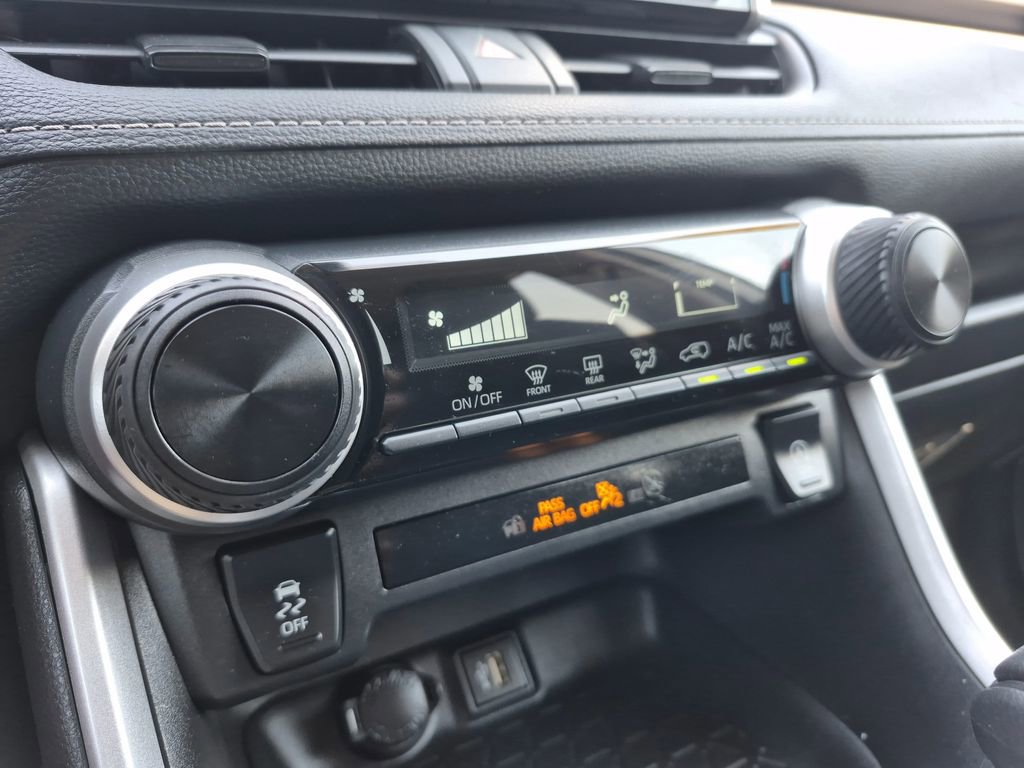 Used 2024 Toyota RAV4 LE image 23