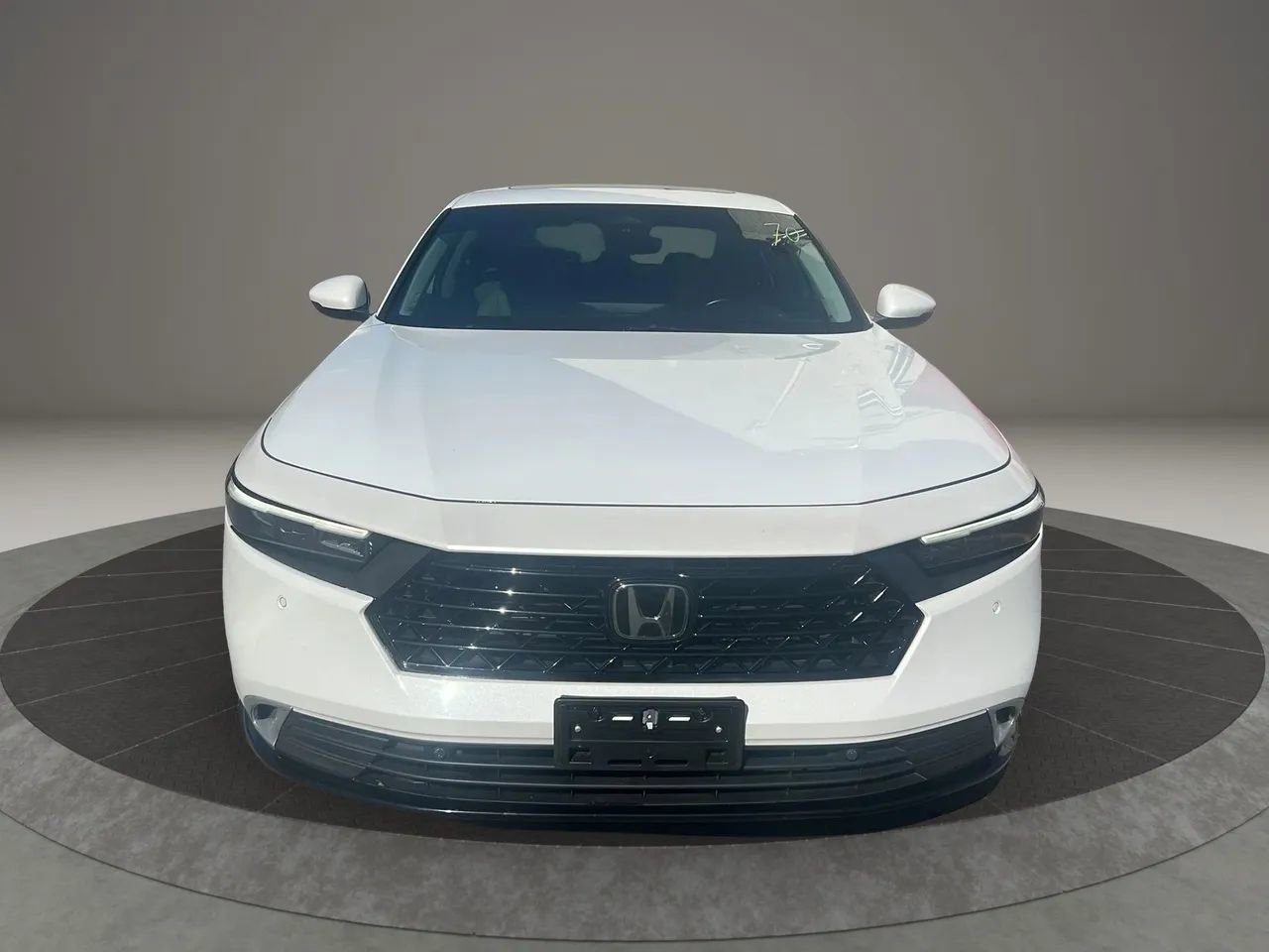 Used 2023 Honda Accord Touring image 2