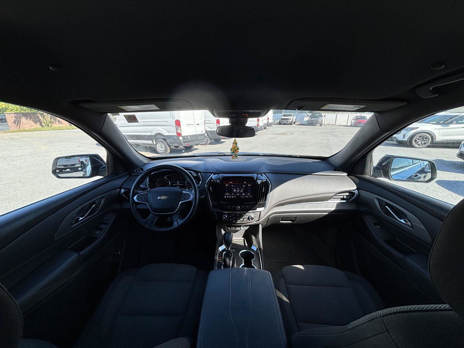 Used 2023 Chevrolet Traverse LT FWD image 25