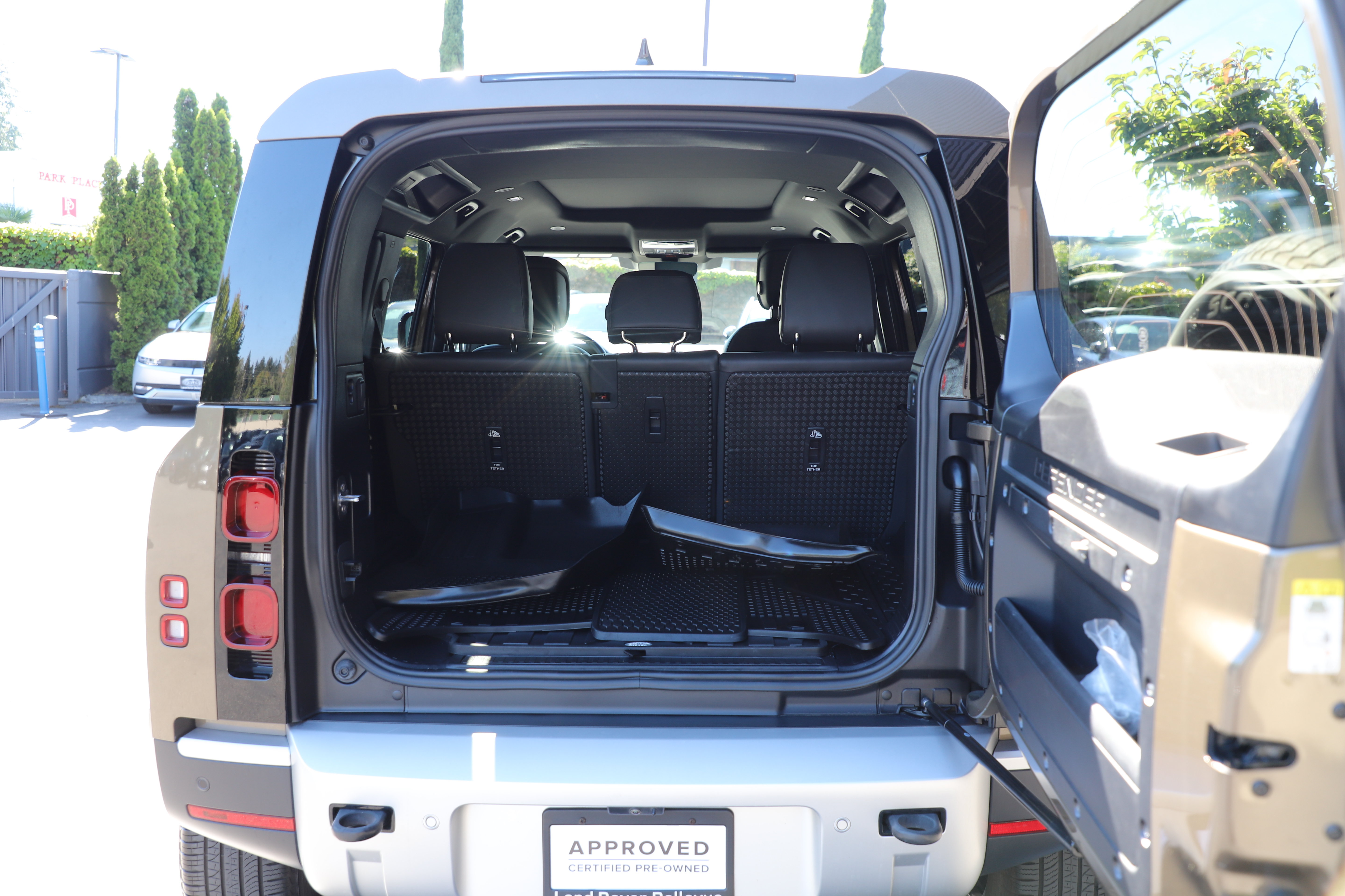 Certified 2025 Land Rover Defender 110 S AWD/4WD image 16
