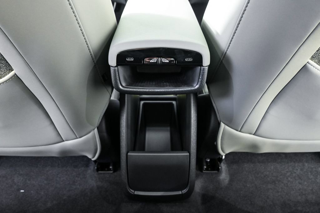 New 2026 Volvo EX30 Cross Country Ultra w/ Protection Package Premier image 19