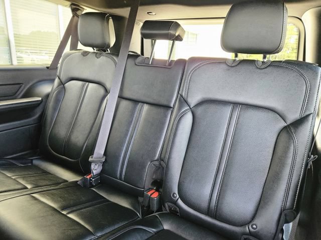 Used 2024 Jeep Wagoneer L Series II RWD image 30