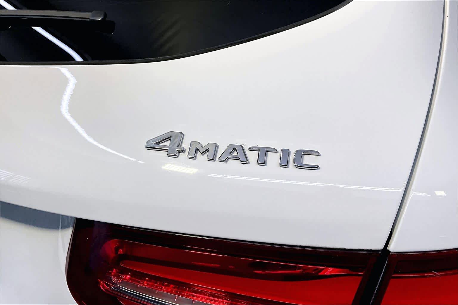 Used 2017 Mercedes-Benz GLC 300 4MATIC image 10