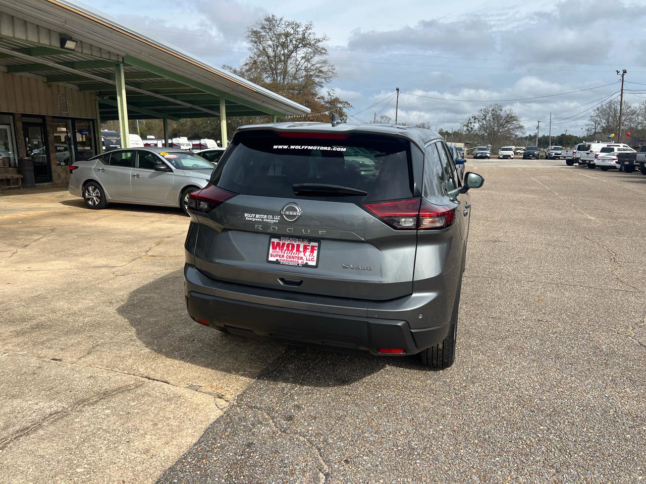 Used 2024 Nissan Rogue SV AWD/4WD image 10