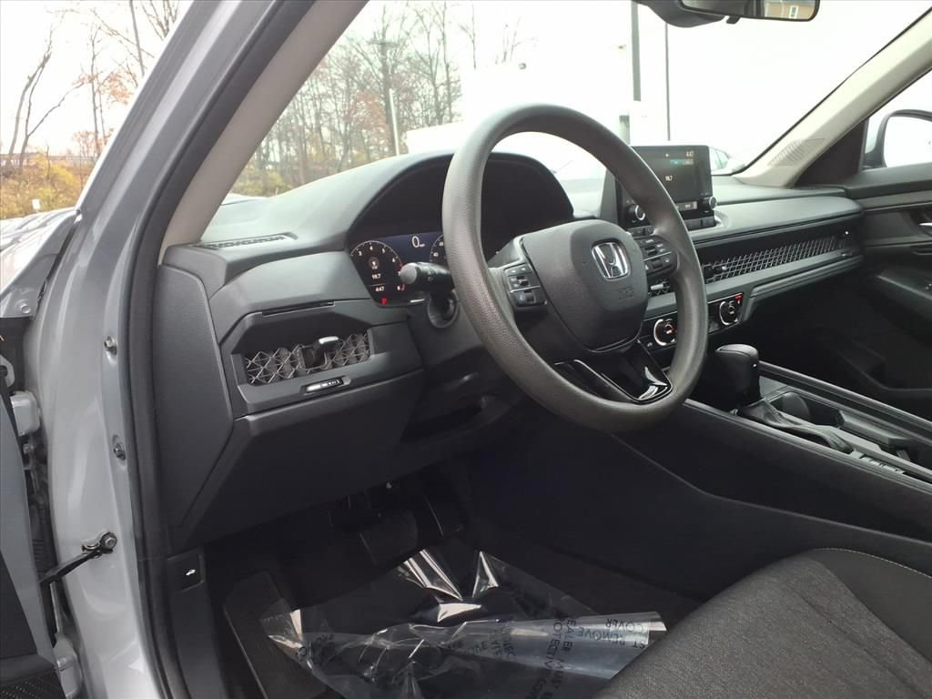 Used 2023 Honda Accord EX image 12