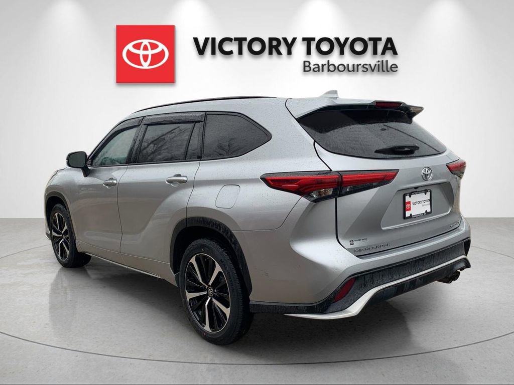 Used 2022 Toyota Highlander XSE image 3