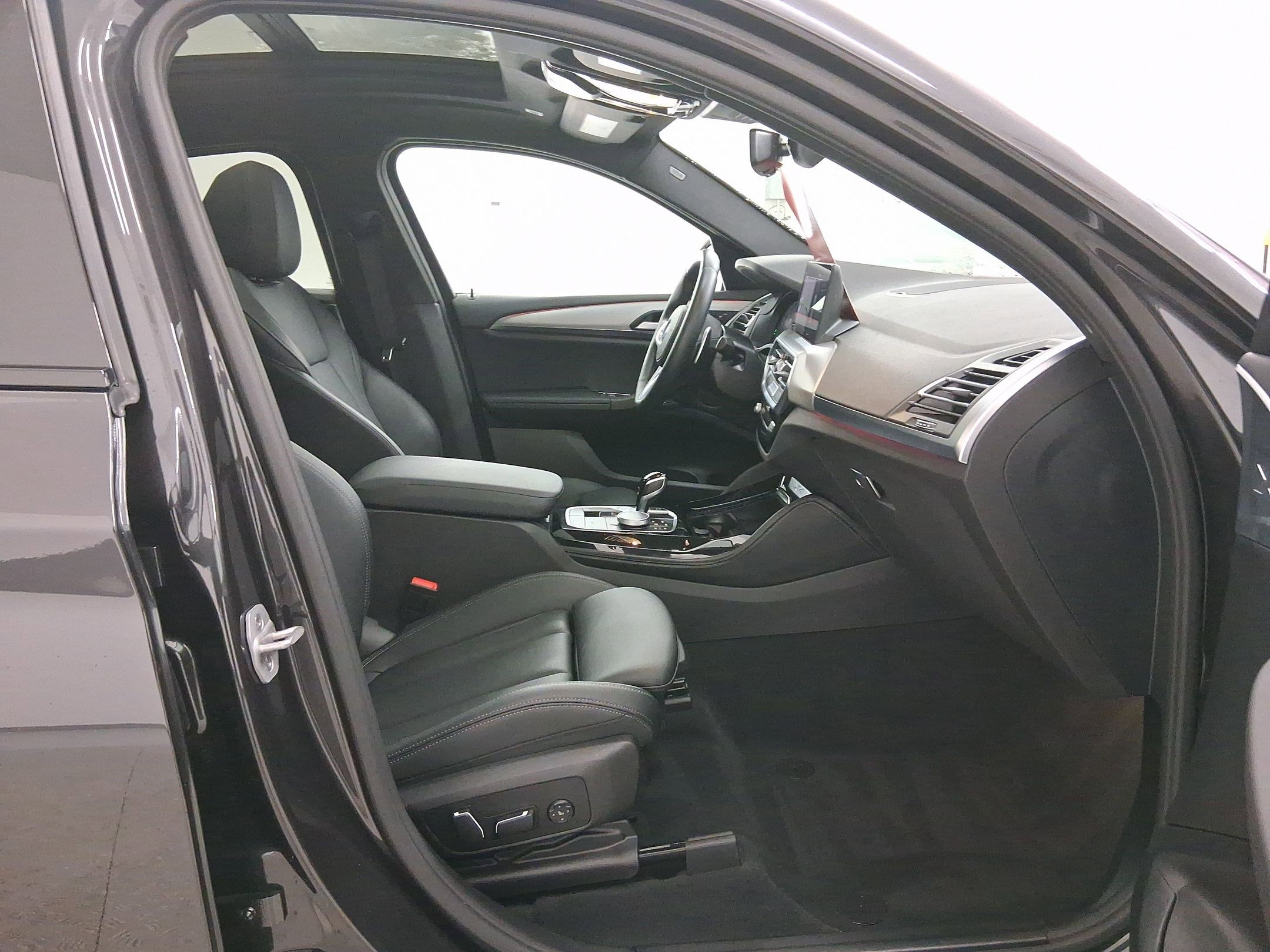 Used 2025 BMW X4 xDrive30i image 33