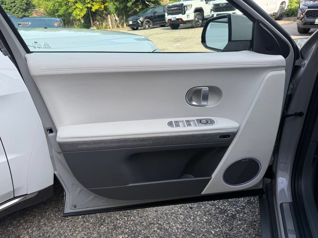 Certified 2023 Hyundai Ioniq 5 Limited AWD/4WD image 12