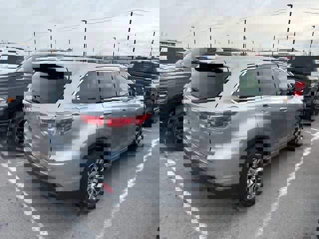 Used 2016 Toyota Highlander Plus image 16