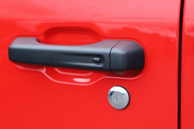 Used 2023 Jeep Gladiator Willys image 9