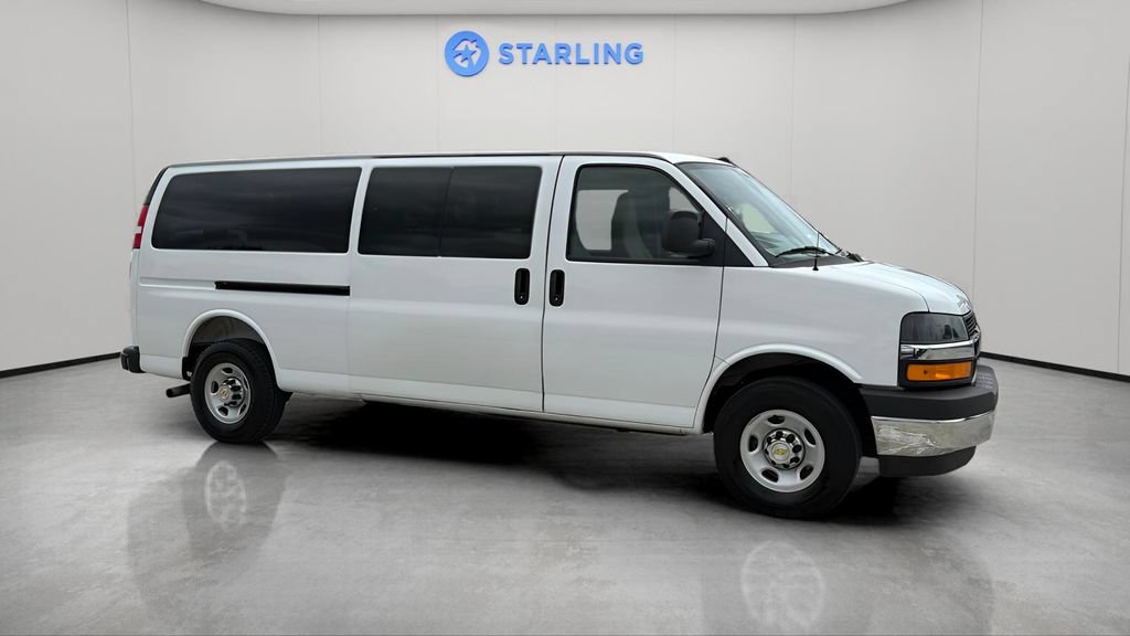 Certified 2025 Chevrolet Express 3500 LT w/ LT Preferred Equipment Group RWD image 12
