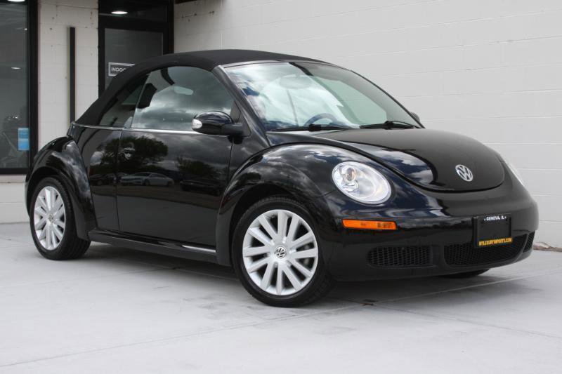 Used 2008 Volkswagen Beetle SE FWD image 2
