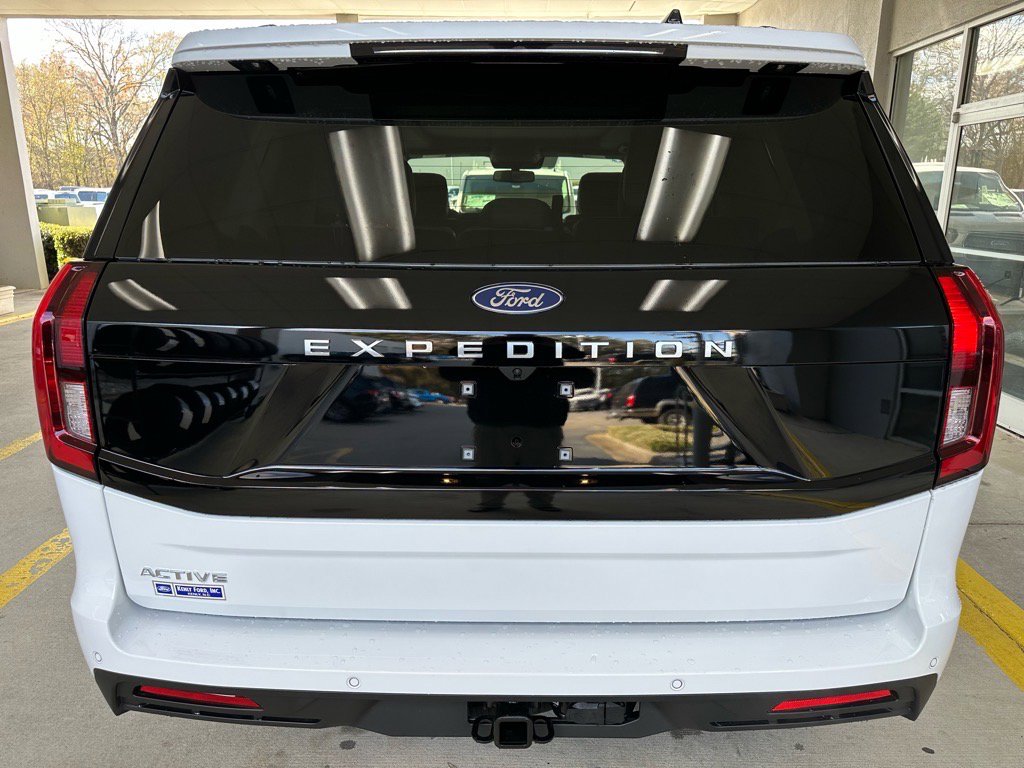 New 2025 Ford Expedition Active image 11