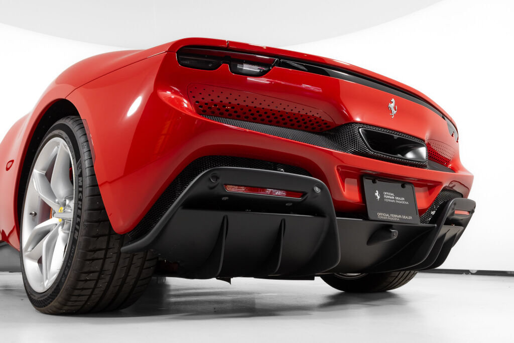 Used 2025 Ferrari 296 GTS RWD image 18
