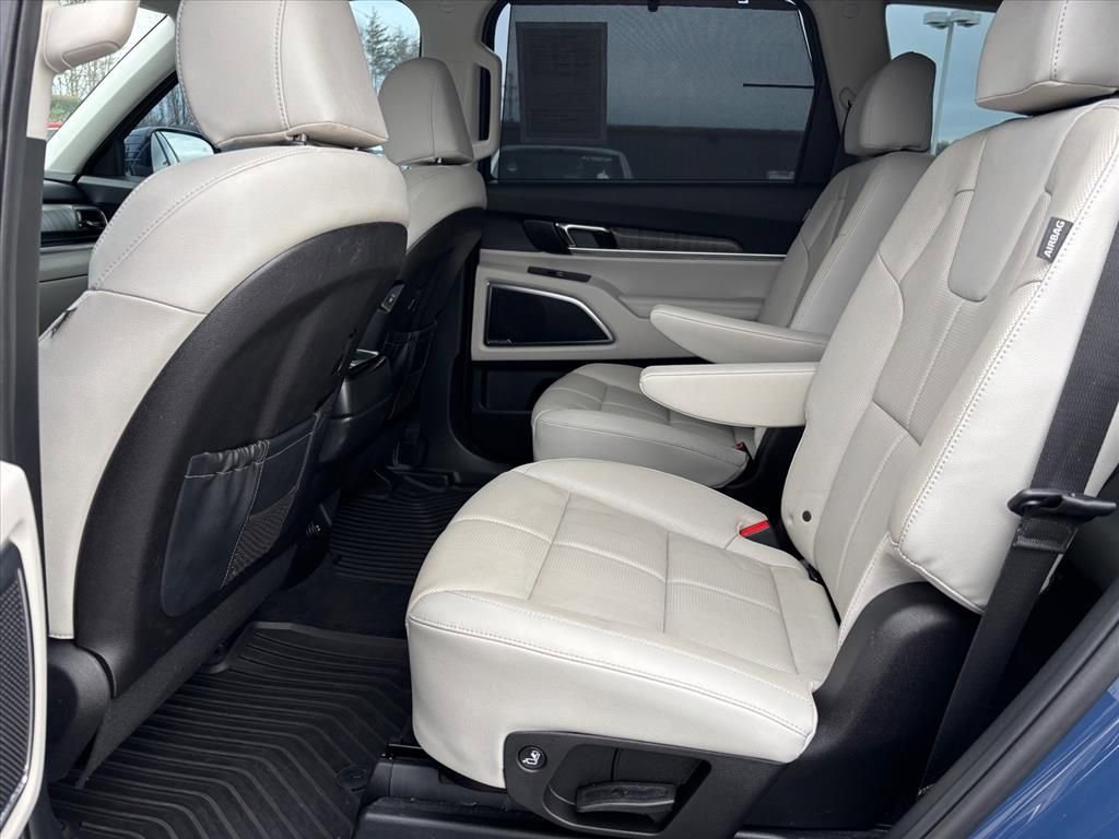 Used 2024 Kia Telluride SX w/ Towing Package image 12