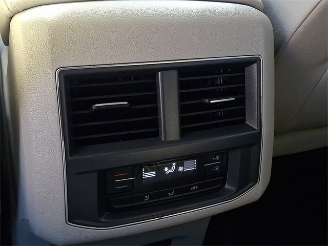 Used 2018 Volkswagen Atlas SE image 12