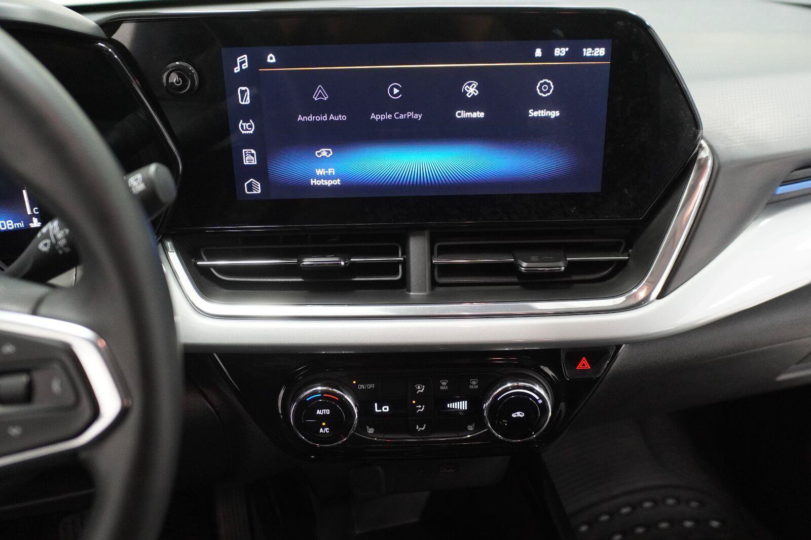 Used 2025 Chevrolet Trax LT w/ Driver Confidence Package FWD image 19
