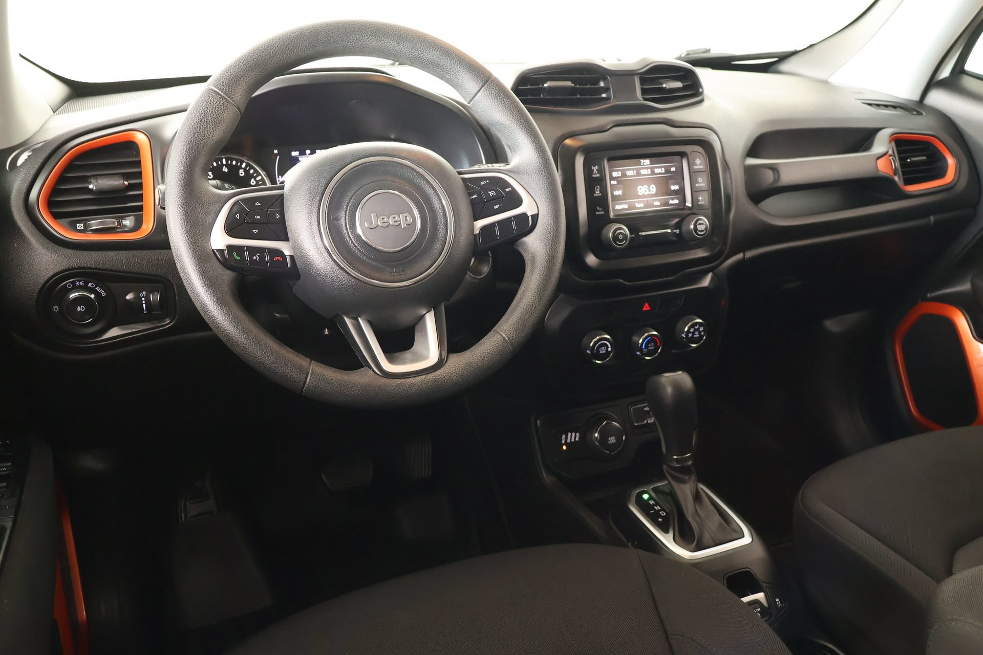 Used 2020 Jeep Renegade Sport AWD/4WD image 2