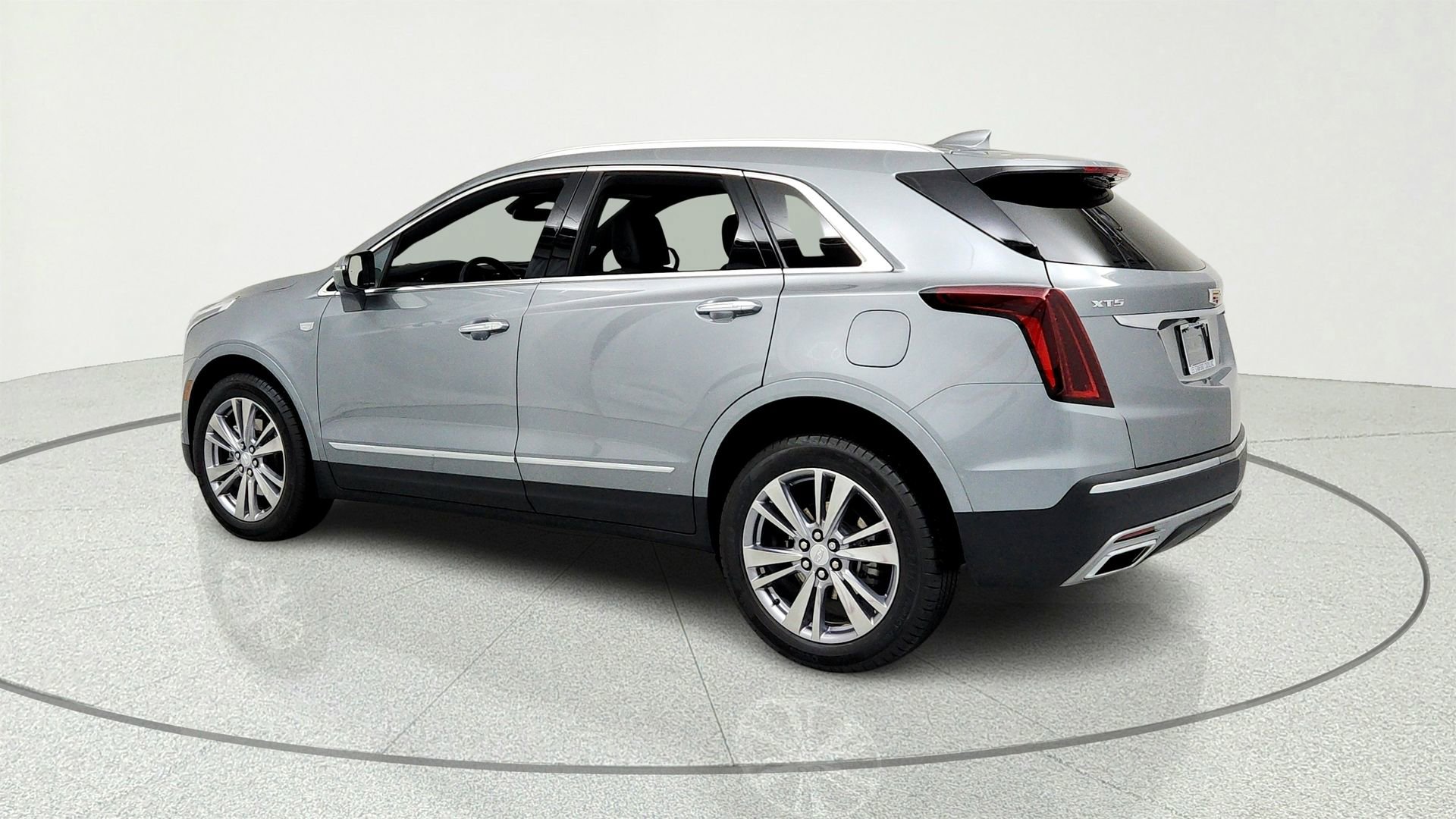 Used 2024 Cadillac XT5 Premium Luxury FWD image 3