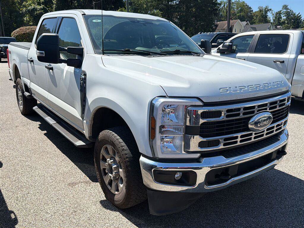 Used 2024 Ford F250 XLT AWD/4WD image 3