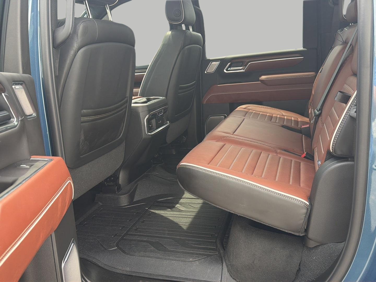 Used 2026 GMC Sierra 3500 Denali Ultimate AWD/4WD image 13
