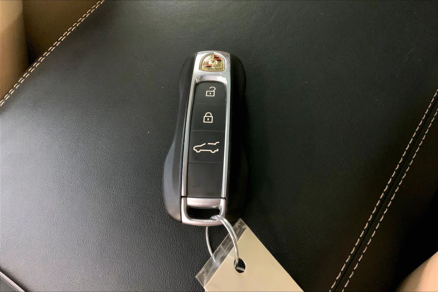 Used 2021 Porsche Cayenne GTS AWD/4WD image 14