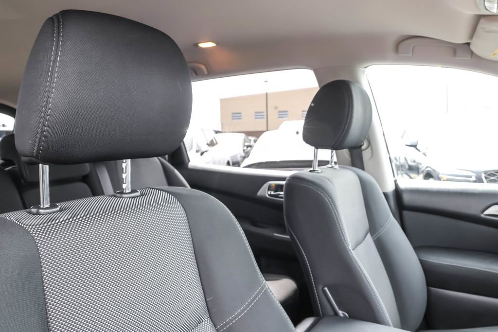 Used 2017 Nissan Pathfinder SV w/ SV Cold Weather Package image 39