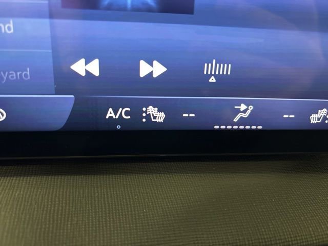 Used 2025 Buick Enclave Preferred image 22