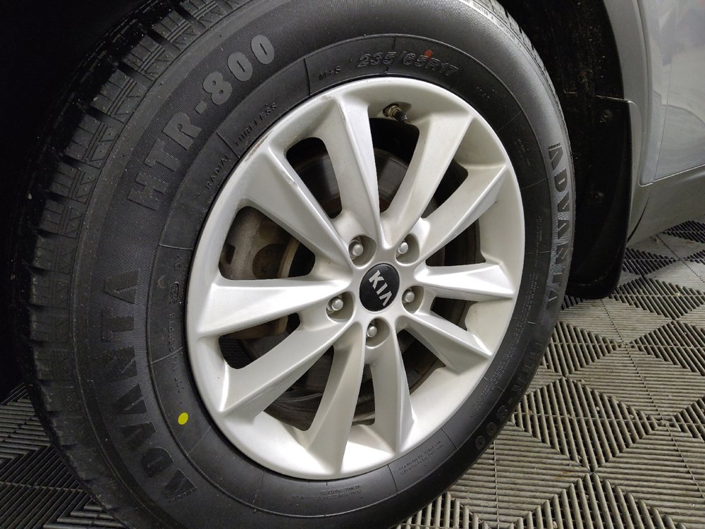 Used 2020 Kia Sorento L FWD image 31