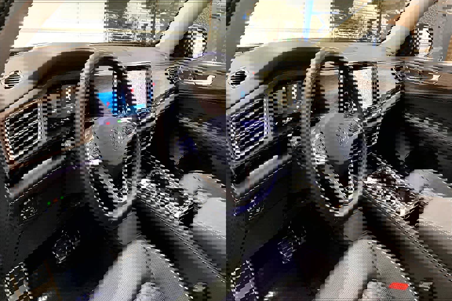 Used 2025 Volkswagen Atlas SEL Premium R-Line image 16