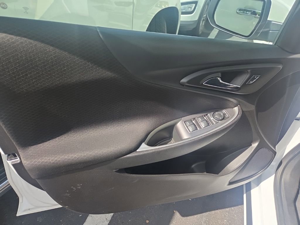 Used 2025 Chevrolet Malibu LT FWD image 7