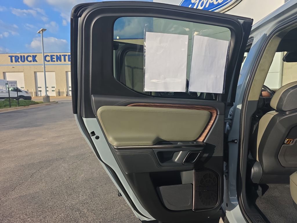 Used 2022 Rivian R1T Adventure AWD/4WD image 41