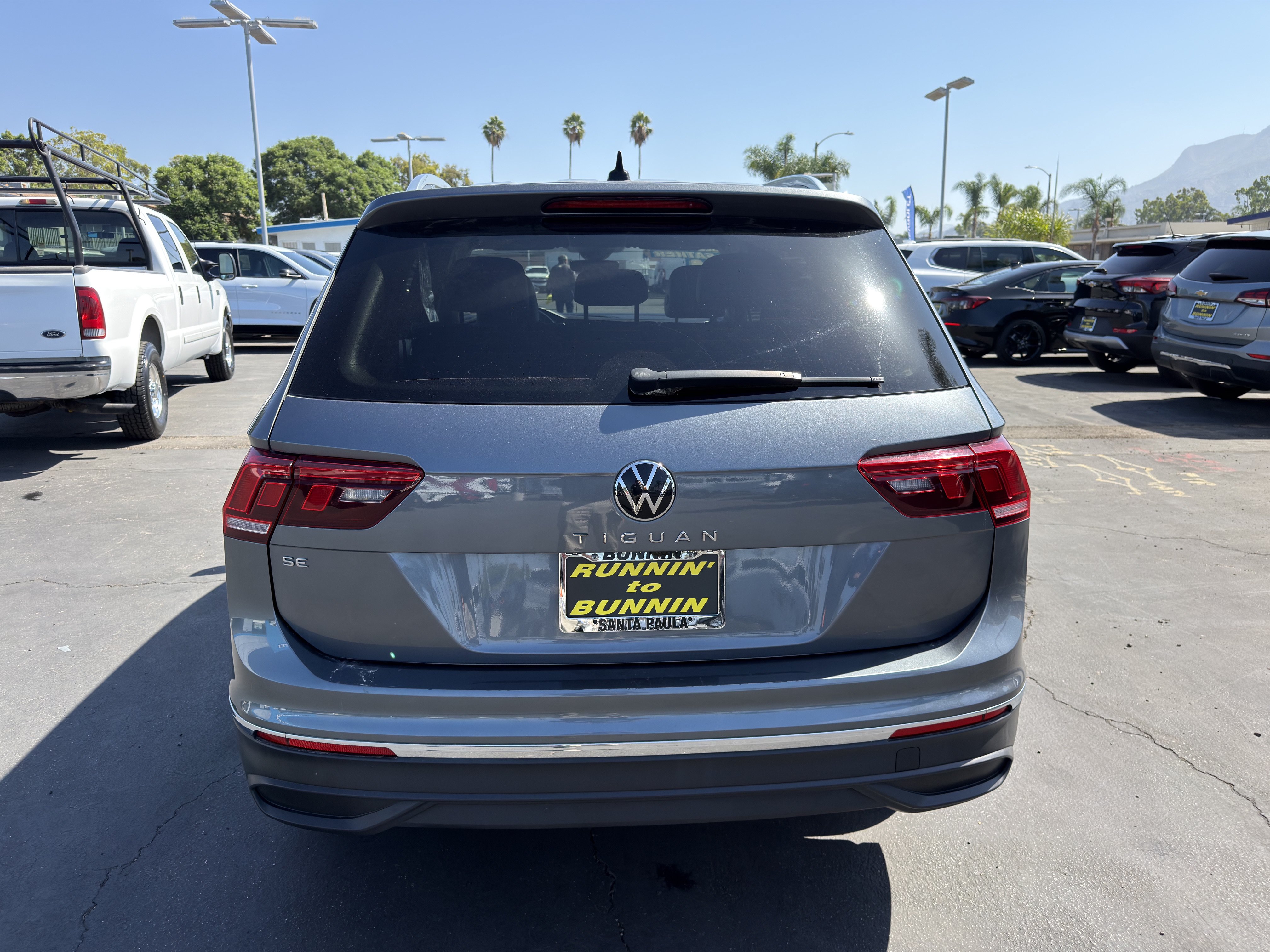 Used 2024 Volkswagen Tiguan SE FWD image 7